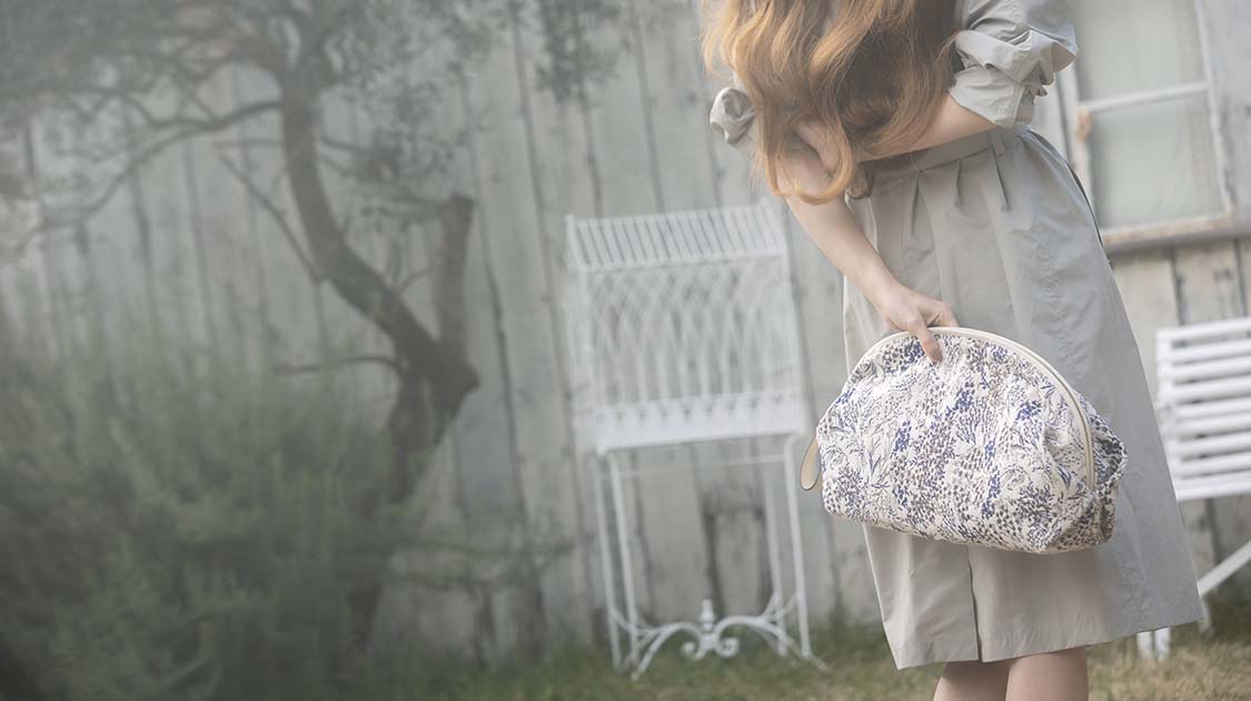 GARDEN MAXI CLUTCH BAG